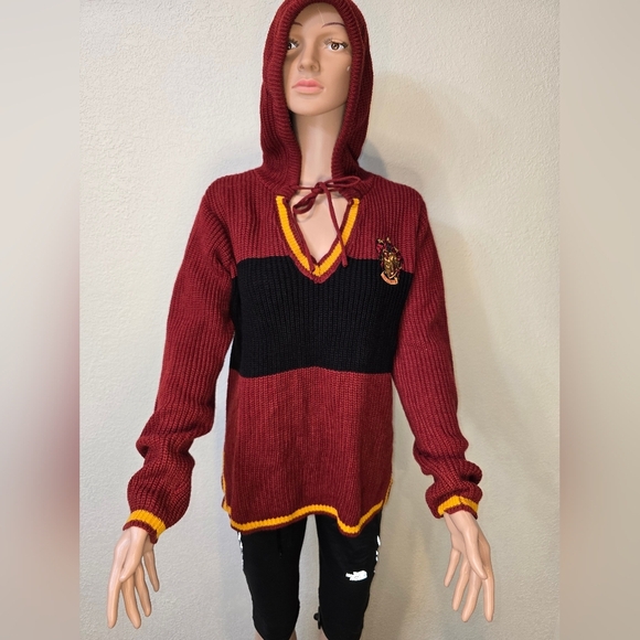 Harry Potter Gryffindor Hooded Pullover Knit Sweater Women's Size Medium - Picture 2 of 13